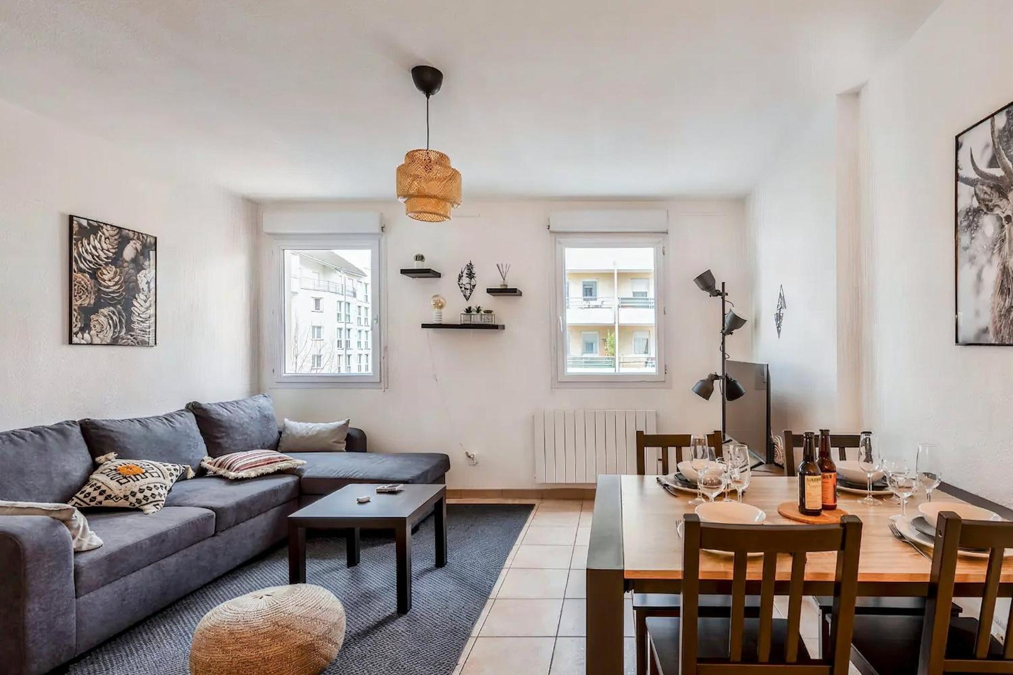 Superbe Appartement - Parking Gratuit - 4 Personnes Chambery Ngoại thất bức ảnh